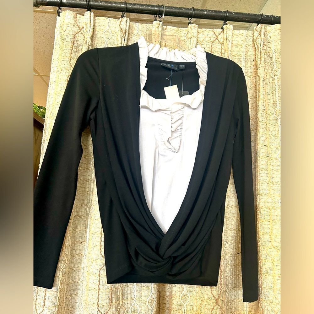 🛍️ Elloguent ladies Size M Black/White Blouse